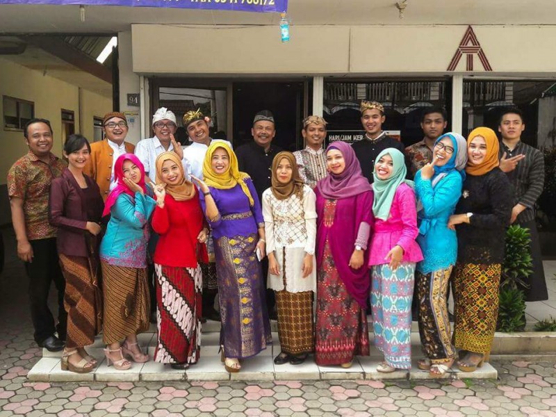 Memperingati Hari Kartini